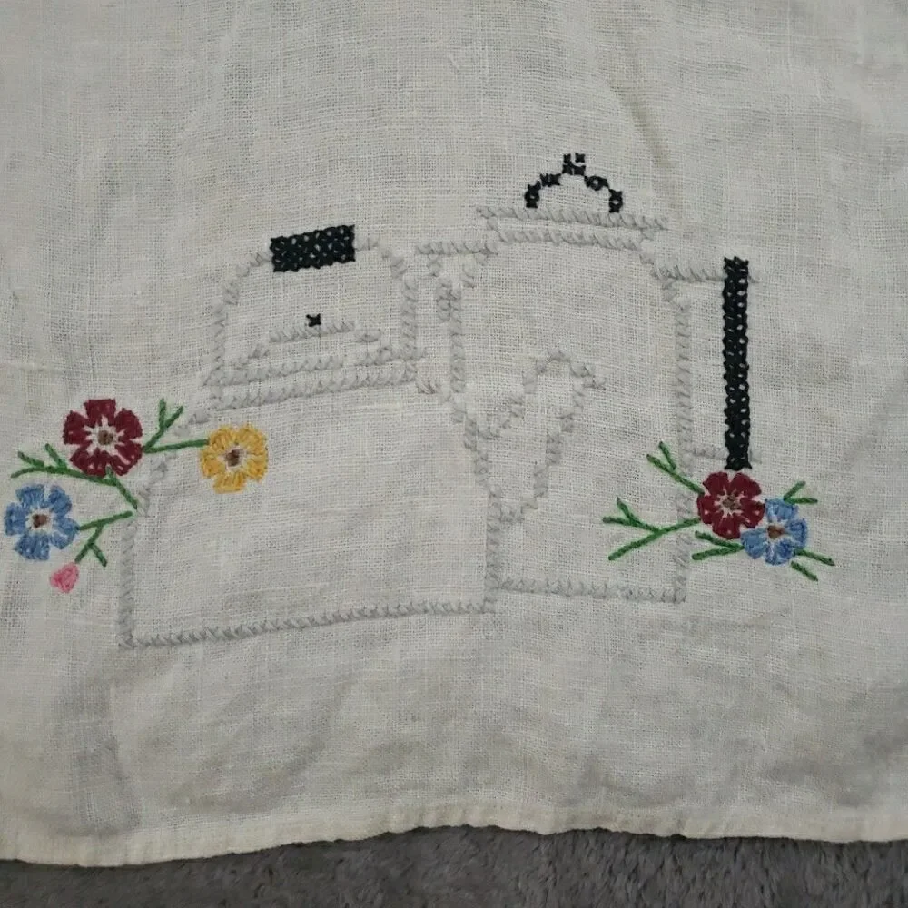 Vintage 6 Bread Tea Towels Embroidered 37